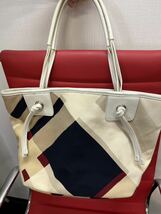 【１円スタート】バーバリー トートバッグ BURBERRY ホワイト ネイビー レッド_画像2