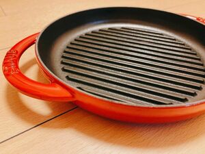 staub ストウブ ピュアグリル ラウンド 22cm チェリー グリルパン 両手 鋳物 ホーロー