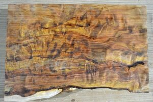 長33*幅19-22*厚1.5　杉4の木材木工材,一枚板送料安DIY花台銘木　杢　プレート　瘤