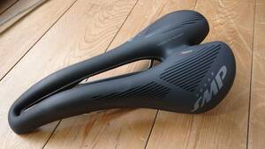 SELLE SMP(セラSMP) HYBRID(ハイブリッド) サドル BLACK MATT