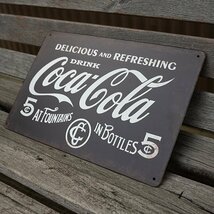 【ブリキ看板】コカコーラ coca cola 〈黒） ガレージ インテリア レトロ風 インテリア 店舗 カフェ 壁飾り 30cm×20㎝（送料無料！）_画像3