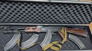 AKM ハードリコイルカスタム　AK47　エアソフト97 電動ガン AKM 予備マガジン付属