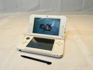 Nintendo ニンテンドー　3DSLL 本体 ピンク　ホワイト　任天堂 通電起動　Lボタン不良