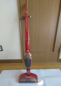 エレクトロラックス Electrolux ZB2943 掃除機 中古品