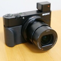 RX100M3　新品級　7月まで保証残　純正グリップ付　おまけで互換バッテリー＆充電器付きです_画像8