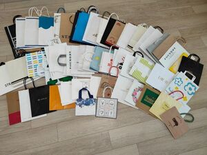 紙袋　70枚以上　まとめ売り　大量　　　　　　ほぼ未使用　ショッパー　ショップ袋　手提げ袋ブランド　百貨店