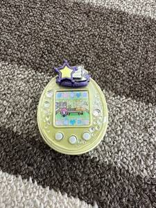 【動作品】BANDAI バンダイ Tamagotchi P's たまごっちピース イエローパール　たまデコピアス たまスターサーカス付き