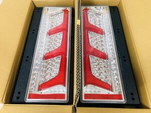 新車外し 小糸 KOITO 3連 LED テールランプ テールライト 大型 オールLEDクリアコンビネーション ノーマルターン　220-11075 左右 セット 