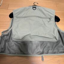 シムス　SIMMS（カスケット購入）TRIBUTARY FISHING VEST TANM　サイズ（日本Lサイズ相当）_画像3