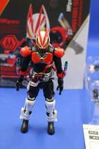 30-7 [開封品]S.H.Figuarts 仮面ライダーギーツ ブーストマグナムフォーム＆フィーバーフォームパーツセット_画像6