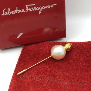 Salvatore Ferragamo/サルヴァトーレ フェラガモ/フェイクパール/ゴールドカラー/箱付/ブローチ/アクセサリー/ファッション/ブランド/T046