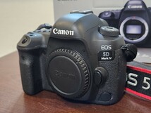 美品　Canon EOS 5D MarkⅣ ボディ_画像7