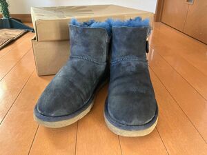 UGG アグ24cmネイビーショートミニベイリーボタンムートンブーツ紺