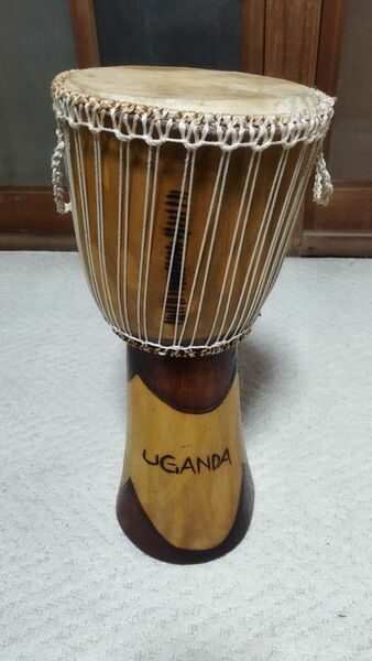 ジャンベ木製、高さ50cm幅21cmウガンダ太鼓