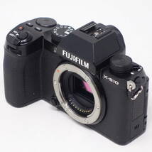 【ショット数18回】富士フイルム FUJIFILM ミラーレスデジタルカメラ X-S10 ボディ ブラック_画像2