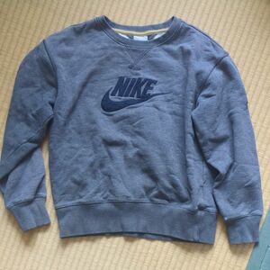 ☆スウェット トレーナー ナイキ NIKE　グレー　１３０サイズ