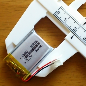 リポ バッテリー 3.7V 300mAh 602030（6 x 21 x 32mm）の画像1