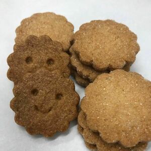 ニコちゃんクッキーメープル　全粒粉入クッキー　手作りクッキー　焼きたてクッキー