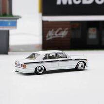 1/64 Master benz S560 SEL W126 ベンツ　白　黒ライン_画像4