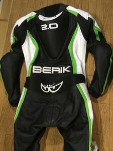 BERIK 牛革製レーシングレザースーツ 日本サイズのL(表記EU/50) ブーツイン 身長170-174㎝前後 良品