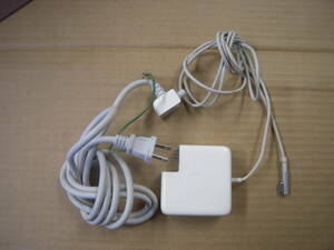 Apple 　60W MagSafe Power Adapter 　Model： A1344　（2）延長コードタイプ