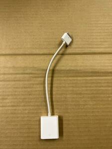 Apple 純正　VGA アダプタ　30pin 　Model： 1368　（1）