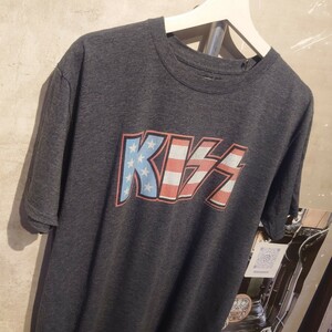 KISS(キス)バンドTシャツ　ブラック　Lサイズ　メキシコ　コットン、ポリ　2733 Tシャツ 古着 黒 ロック バンド ロックTシャツ