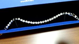 ゲリラセール　スワロフスキー 　1791305 TENNIS ブレスレット SWAROVSKI　 SILVER　超美品