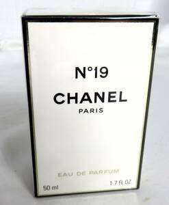 CHANEL No.19