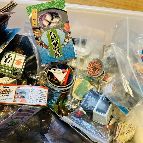 28 ランダム 15個 リーメント 昔懐かしい レトロ ミニフィギア ミニチュア おままごと ミニチュアトイ