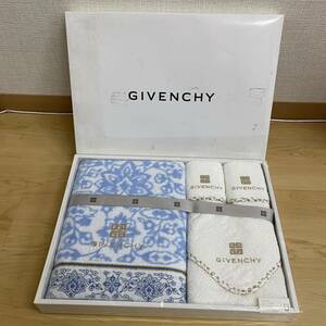 GIVENCHY