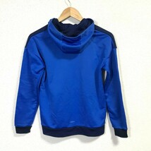 H7400dE adidas アディダス スウェットパーカー ブルー×ネイビー サイズ150 キッズ 子供服 プルオーバー ジャージ CLIMALITE_画像4