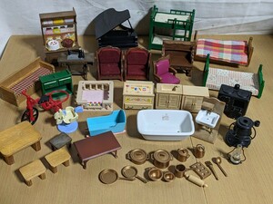 現状品/シルバニアファミリー ミニチュア 家具 小物 パーツなど/陶器浴槽 ピアノ ベッド ソファ 椅子 ベビーサークルなど