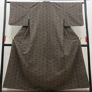 平和屋野田店■本場大島紬 泥染め 7マルキ 麻の葉文様 逸品 n-ar2355の画像2