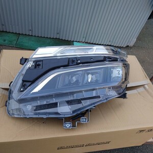 ☆送料込☆ トヨタ VOXY ヴォクシー ZS 煌 80系 後期 左 ライト LED ICHIKOH 28-240 ZRR80W/ZRR85W/ZWR80W