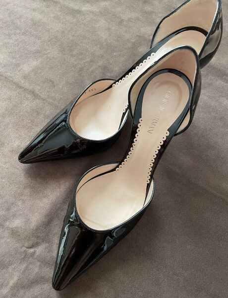 ARMANI パンプス エナメル ハイヒール ポインテッドトゥ ブラック