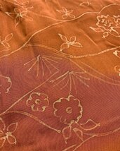 1087B/アンティーク 女性 羽織着物 オレンジ系山草花 レトロ お洒落 リメイク素材 古布 和装_画像3