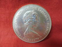 Y【0115】★ 1972年 バハマ諸島銀貨 エリザベス2世 5ドル銀貨 ★ 重量約40.8g ★ 経年保管品_画像2