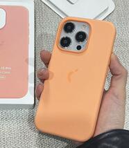 【新品】純正互換品iPhone 15 pro　シリコンケース　オレンジソルベ_画像5