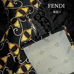 FENDI フェンディ ブラック イエロー系 パターン柄 総柄