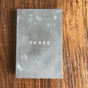 THREE 4Dプラスアイパレット　01