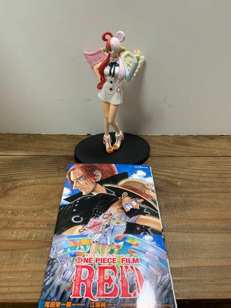 美品　ONE PIECE FILM RED ウタ　フィギュア　プライズフィギュア　フィルムRED