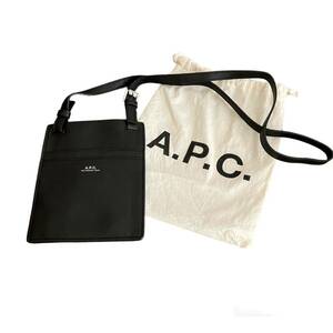 未使用品　A.P.C. 黒　CROSSBODY POUCH NINO 23AC アーペーセー　クロスボディ　ショルダーバッグ　斜め掛け　スマホポーチ　サコッシュ