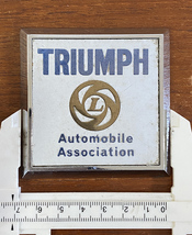 希少1970年代 Triumph LEYLAND トライアンフ、レイランド グリルバッジ 英国 当時 ミニ Mini Vespa Lambrettaに ビンテージカーバッジ_画像9