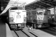 R1026-1【古い 鉄道 白黒 モノクロネガ】35mm 5コマ◇昭和40～50年代 特急あさま 特急はつかり ※鉄道 駅 電車 汽車 蒸気機関車_画像2