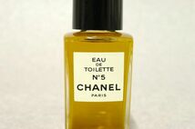 P308 【CHANEL(シャネル) USED香水 N5゜】残量多い CHANEL オードゥ トワレット 50ｍｌ/60_画像5
