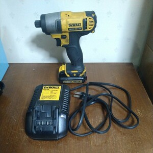 DEWALT 10.8V XR LI-ION DCF815