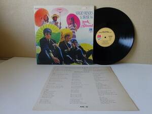 used★歌詞カード付★国内盤★LP / セルジオ・メンデスとブラジル'66 第3集 ルック・アラウンド SERGIO MENDES & BRASIL '66【AML16】