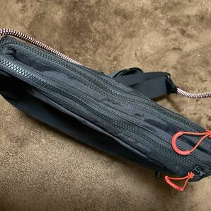 【美品】HUNTER Boots製トラベルリップストップリサイクルナイロンサコッシュ  ハンター ショルダーバッグ メッセンジャーバッグの画像3
