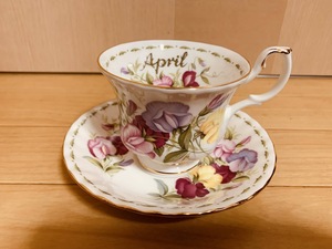 ★ロイヤルアルバート　カップ ソーサー　4月 　１客　フラワーオブザマンス APRIL スイートピー ROYAL ALBERT 